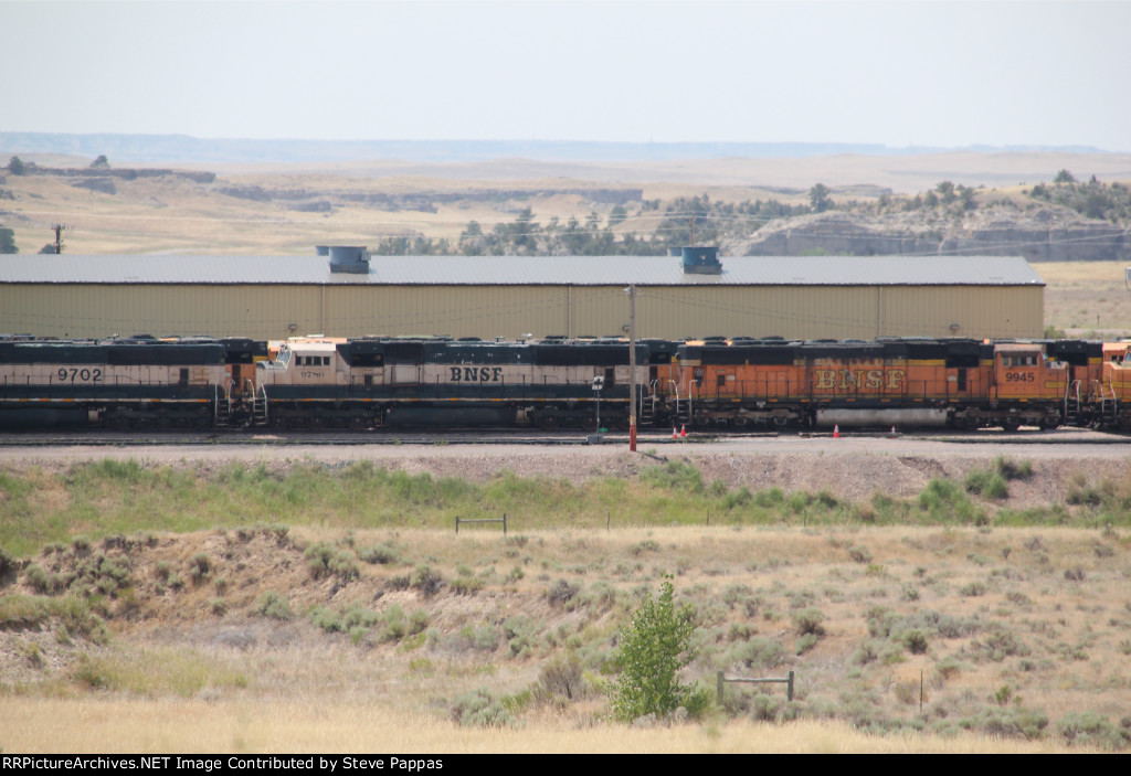 BNSF 9945 and 9786